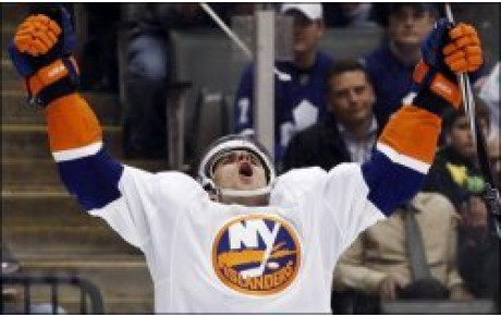 Les Islanders gardent la tête de leur division