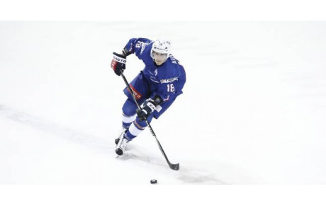 Auvitu  signe en NHL 