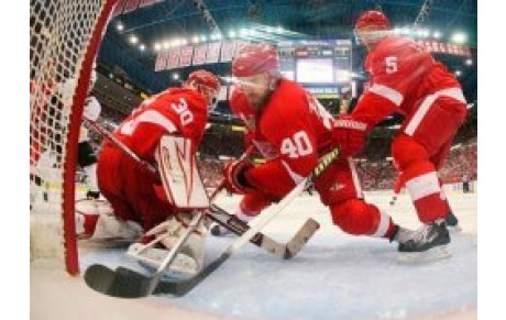 NHL : Detroit tout près du but